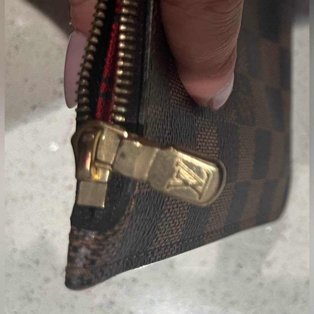 Louis Vuitton Neverfull Damier Ebene Cherry Neverfull Pouch MM - Picture 5 of 6